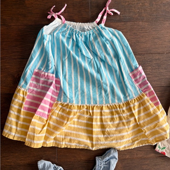 Baby Gap Lot of 4. 3 Dresses and One Sweater. All Size 2 - Picture 2 of 6